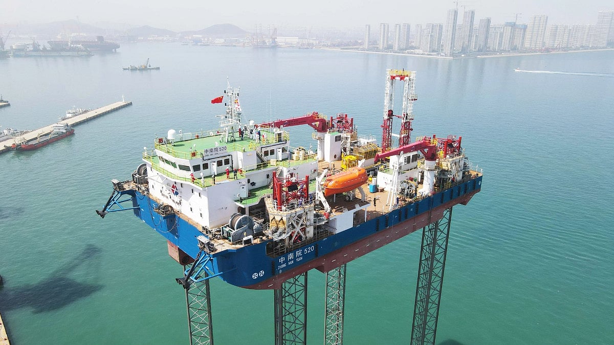 Chinese SEP Zhongnan Yuan 520 Enhances Offshore Wind Farm Surveys
